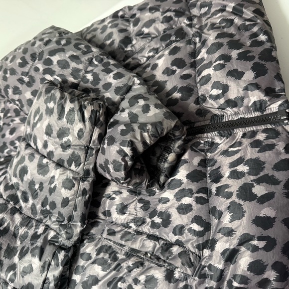 Leopard Print Puffer Jacket - Picture 5 of 8